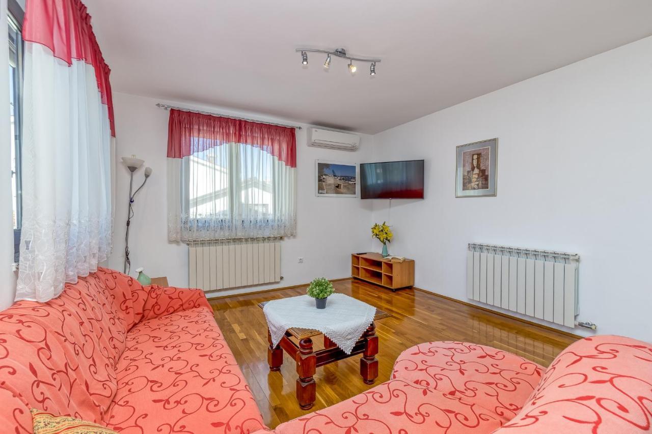 Apartment Complex Silva Ровинь Экстерьер фото