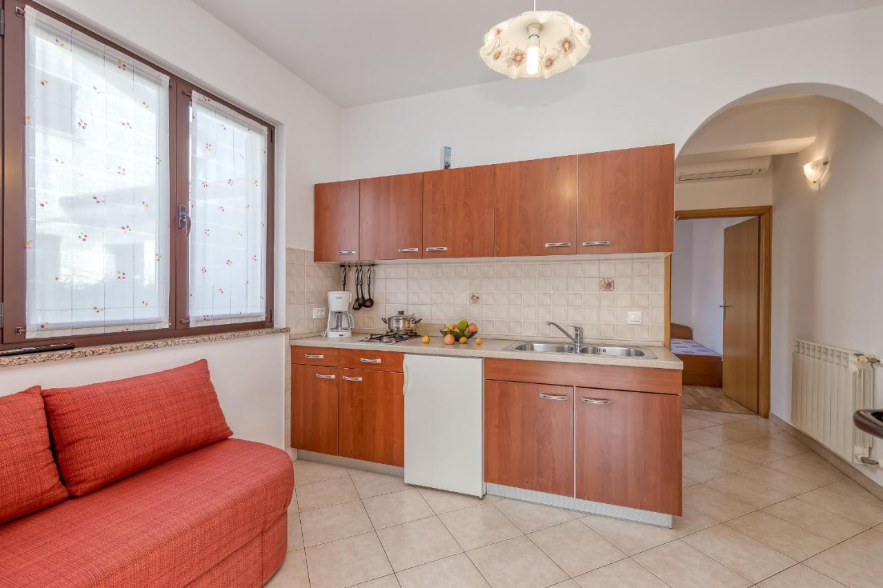 Apartment Complex Silva Ровинь Экстерьер фото