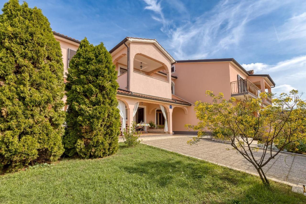 Apartment Complex Silva Ровинь Экстерьер фото