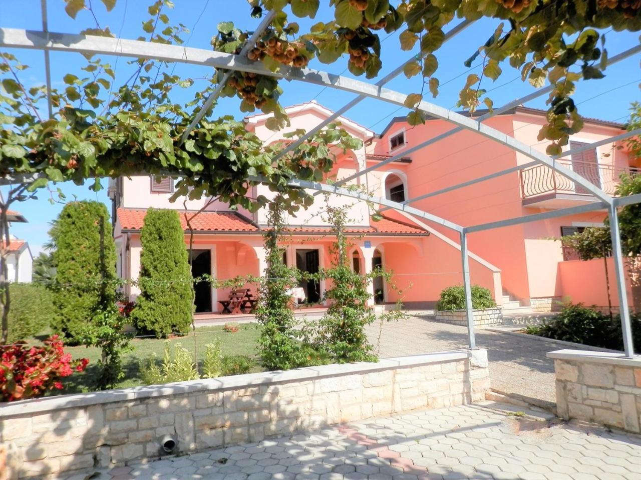 Apartment Complex Silva Ровинь Экстерьер фото